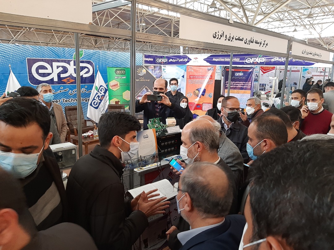 بازدید وزیر نیرو محرابیان از غرفه شرکت 1401